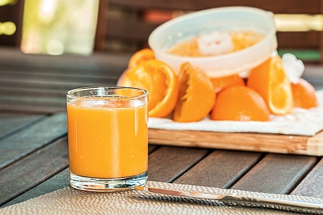 zumo de naranja engorda